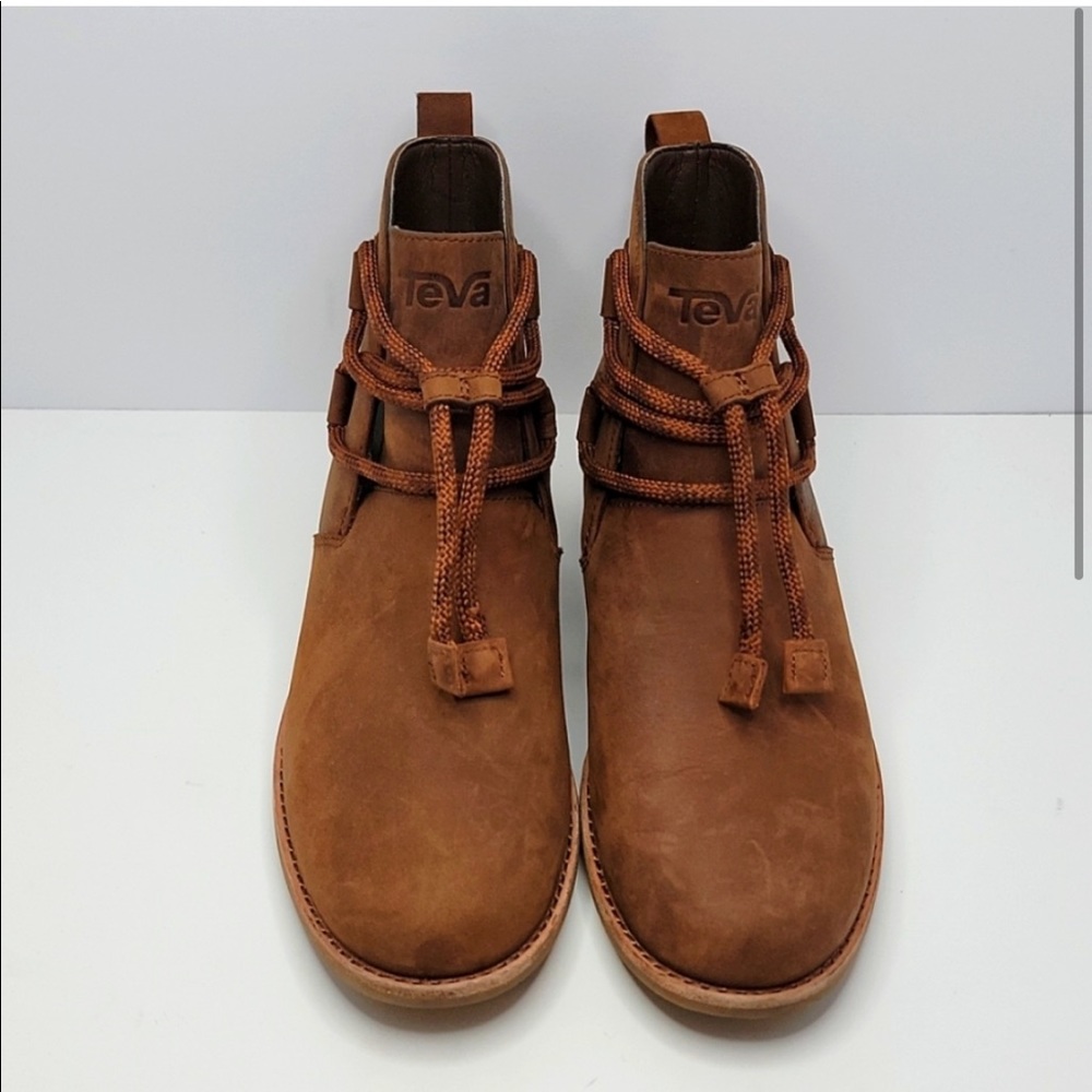 Teva | De La Vina Dos shorty brown leather boot | WMS 6.5